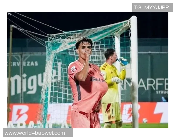 波尔图球迷怒扔马竞球衣引发关注尤尔曼冬窗绯闻再被提起