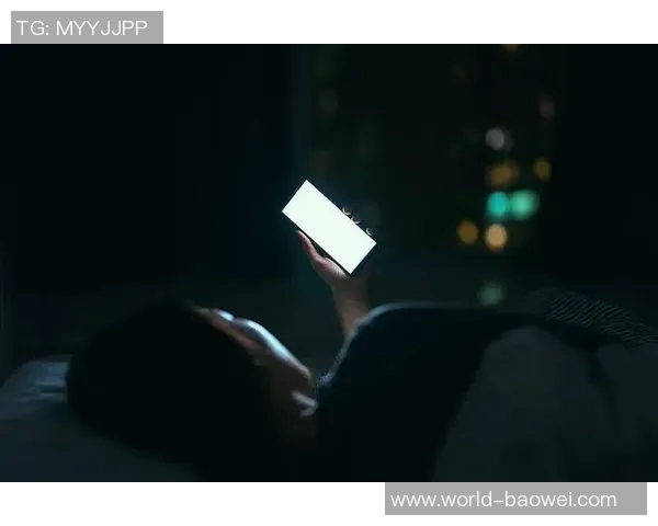 毕竟年轻亚马尔熬夜玩手机与打理发型的生活趣事分享